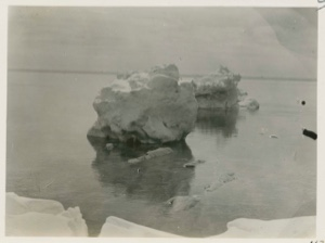 Image: Iceberg-reflection